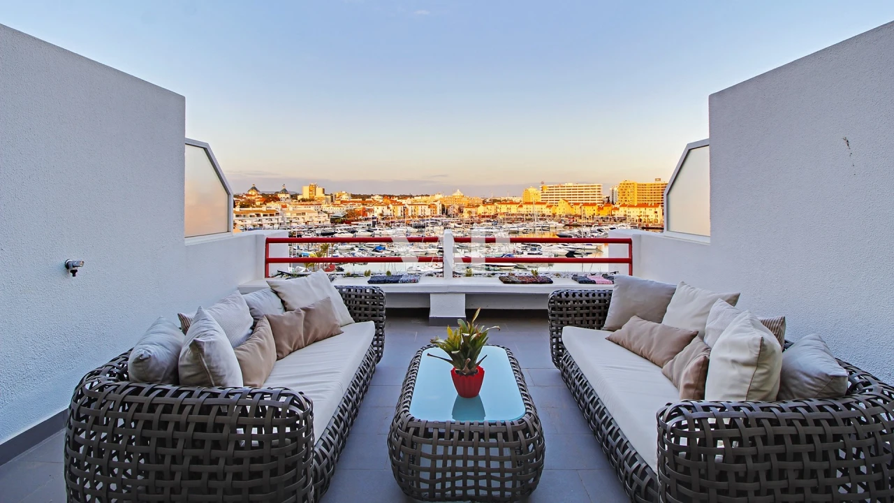 Apartamento T2 para Venda em Quarteira Foto 9