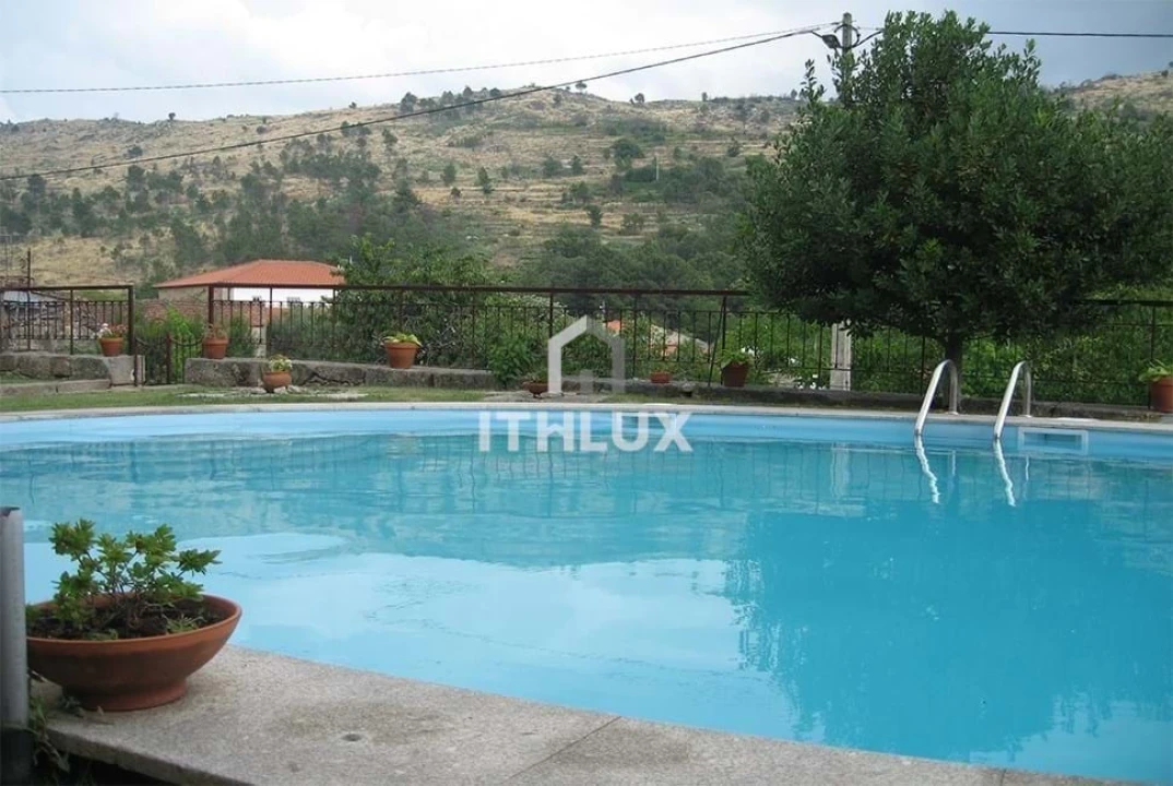 Moradia T9 para Venda em Pinheiros e Vale de Figueira Foto 2