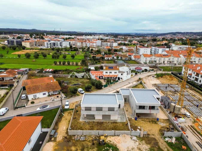 Moradia T3 para Venda em Batalha Foto 2