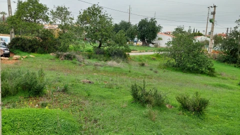 Terreno para Venda em Albufeira e Olhos de Água