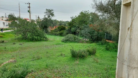 Terreno para Venda em Albufeira e Olhos de Água