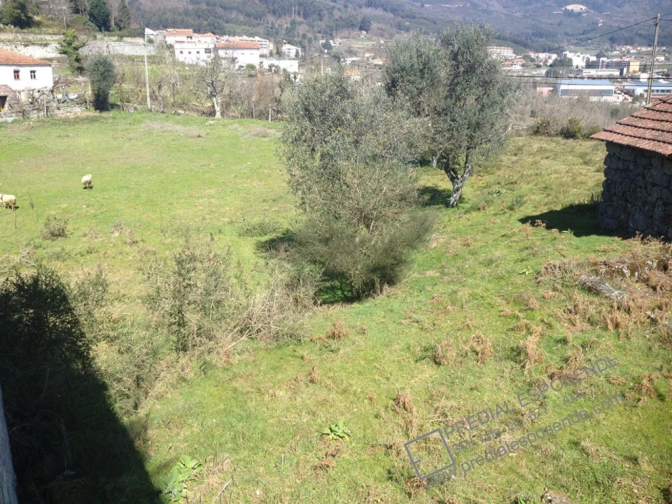 Terreno para Venda em Campelo e Ovil Foto 1