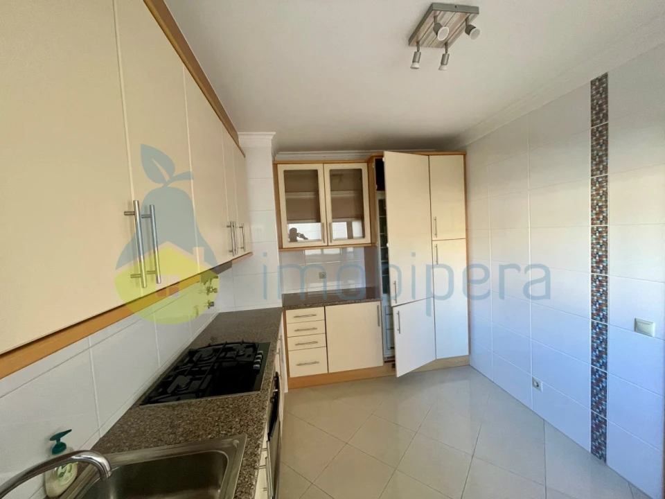 Apartamento T3 para Venda em Quarteira Foto 5