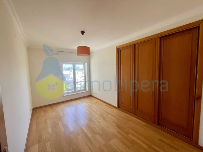 Apartamento T3 para Venda em Quarteira Foto 12