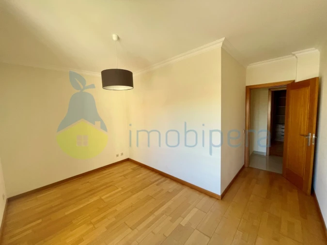 Apartamento T3 para Venda em Quarteira Foto 13