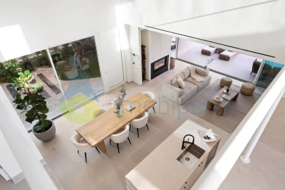 Moradia T3 para Venda em Santa Barbara de Nexe