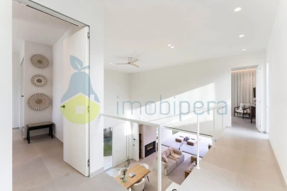 Moradia T3 para Venda em Santa Barbara de Nexe