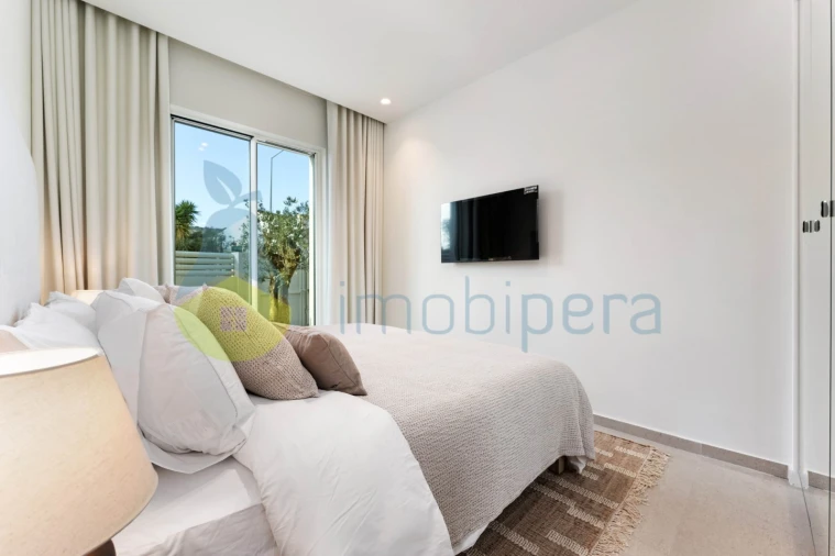 Moradia T3 para Venda em Santa Barbara de Nexe Foto 13