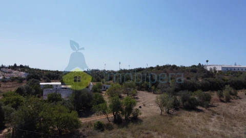Terreno para Venda em Estômbar e Parchal