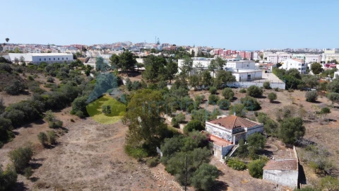 Terreno para Venda em Estômbar e Parchal