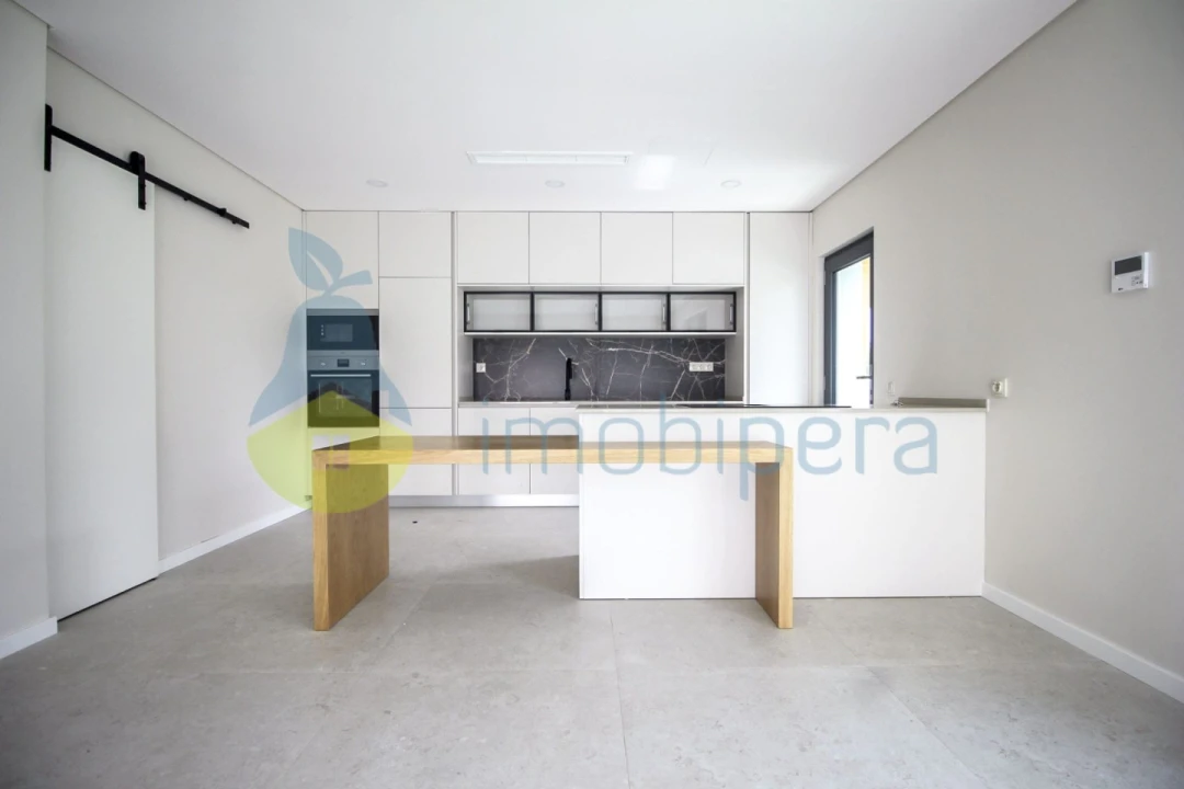 Moradia T3 para Venda em Ferreiras Foto 18