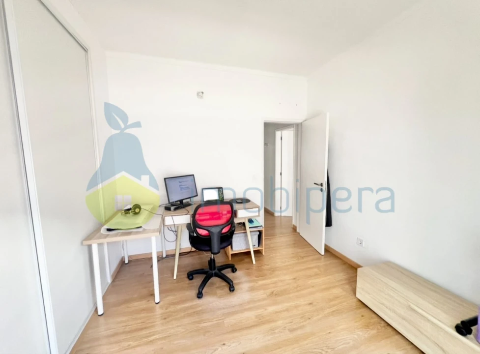 Moradia T5 para Venda em Armação de Pera Foto 10