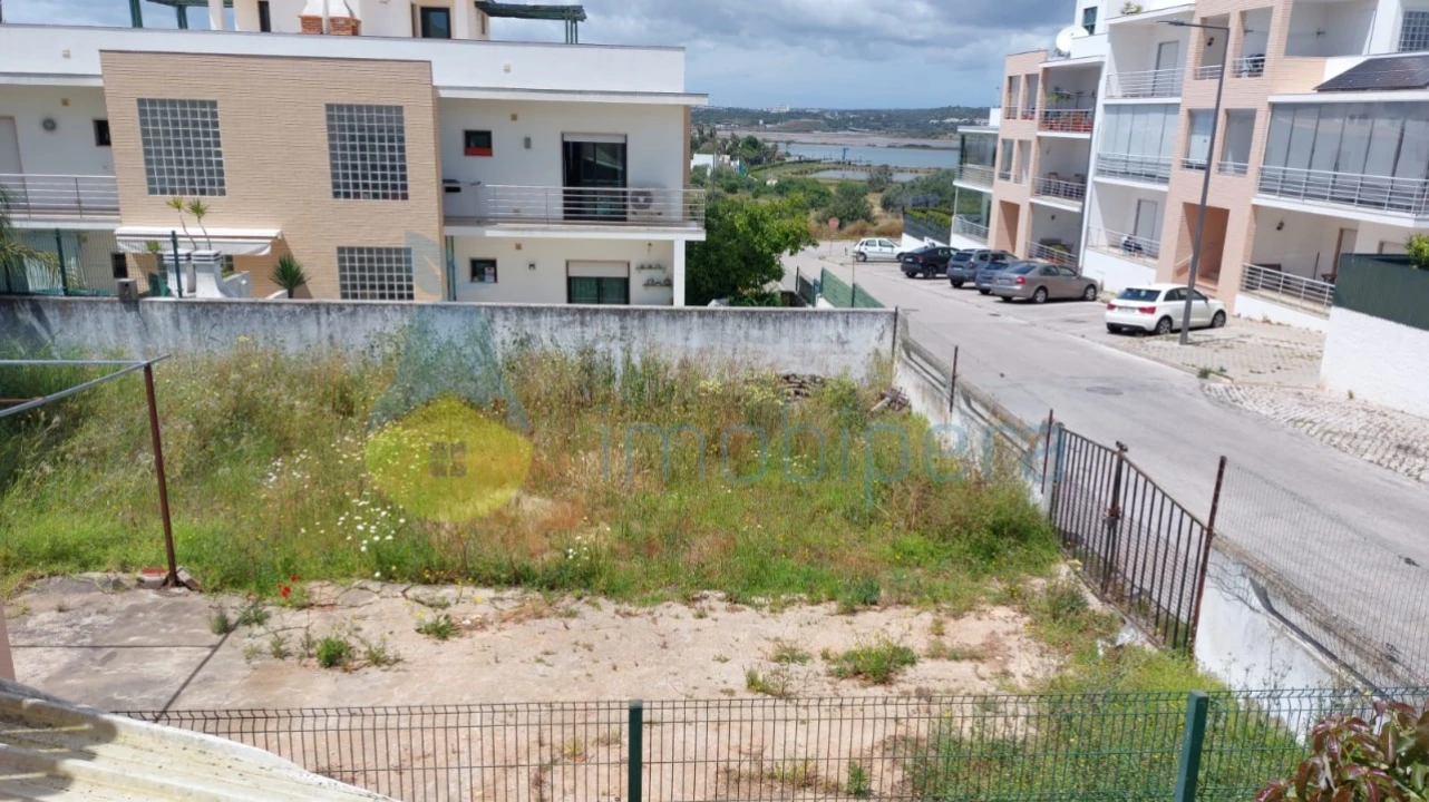 Terreno para Venda em Estômbar e Parchal Foto 1