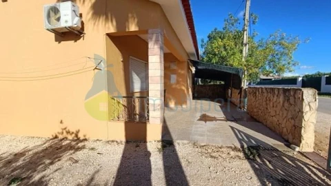 Moradia T3 para Venda em Alcantarilha e Pêra