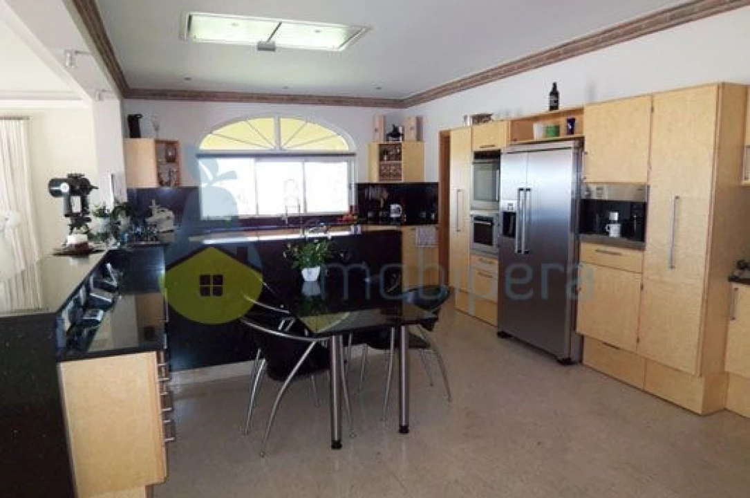 Moradia T5 para Venda em Guia Foto 15