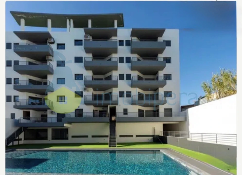 Apartamento T3 para Venda em Quelfes Foto 1