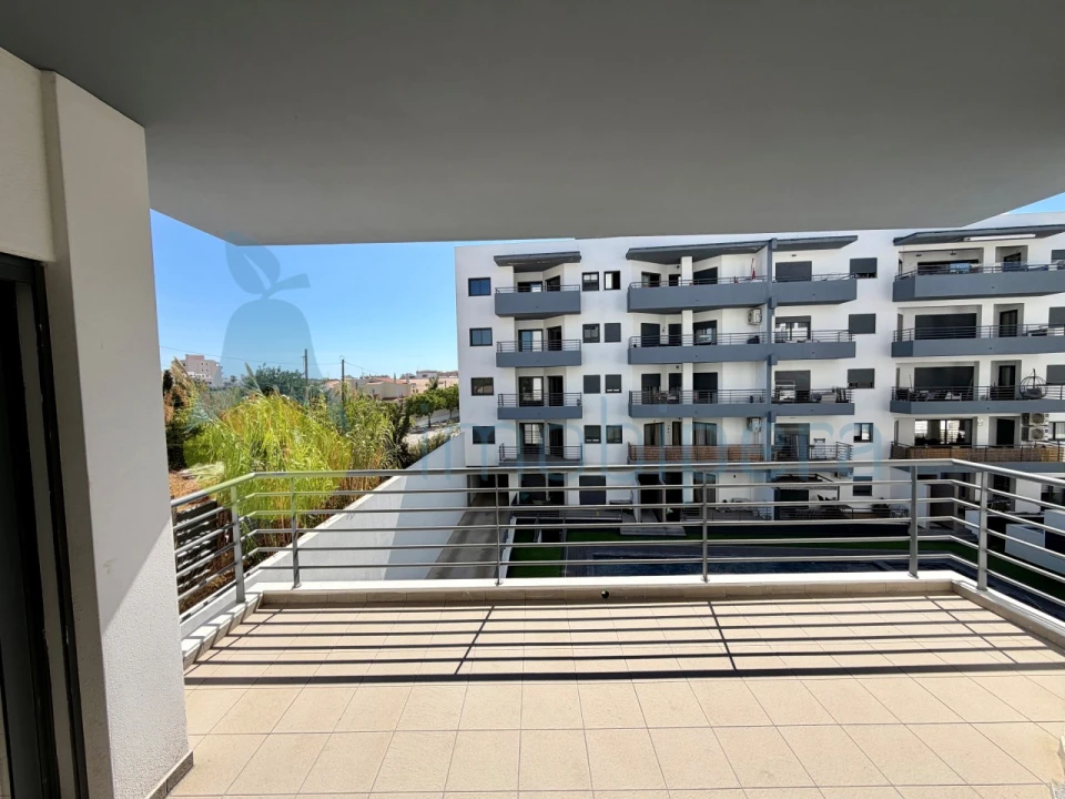 Apartamento T3 para Venda em Quelfes Foto 4