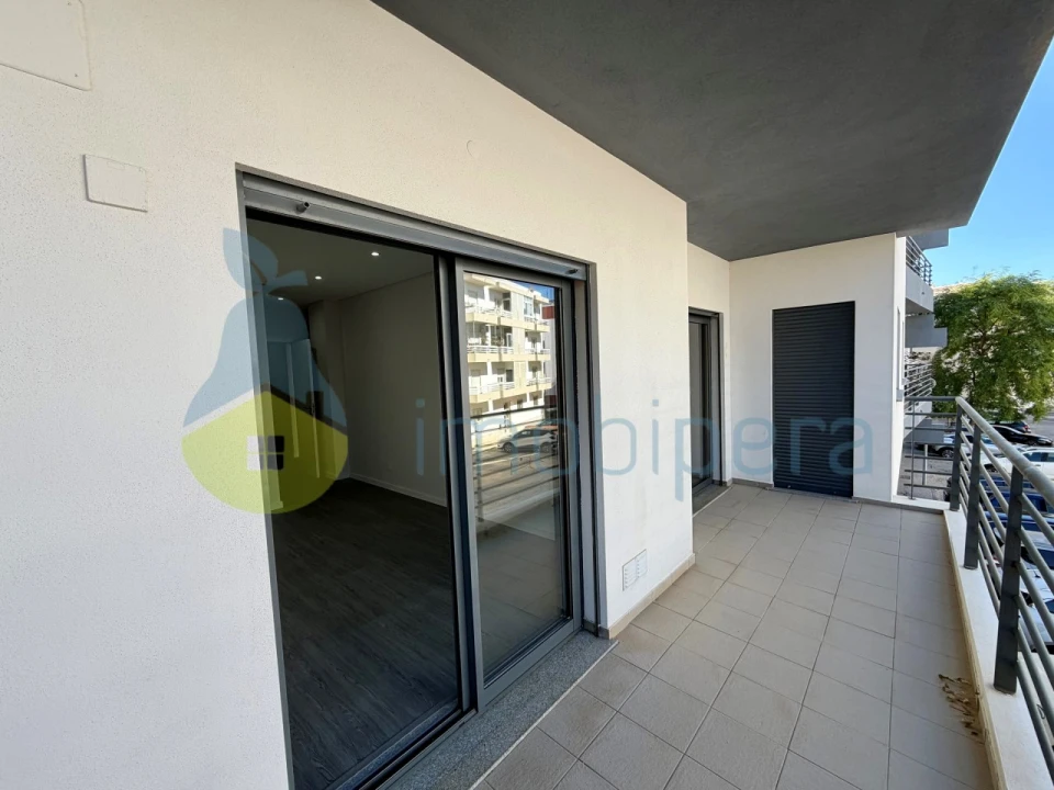 Apartamento T3 para Venda em Quelfes Foto 7