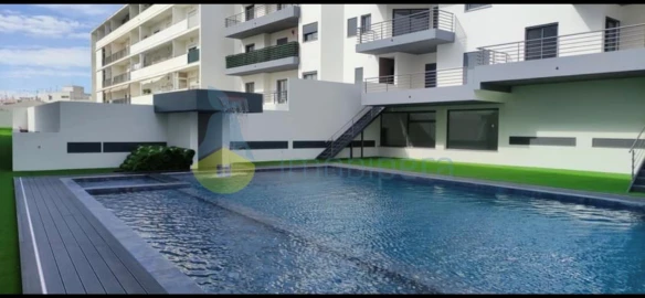 Apartamento T3 para Venda em Quelfes