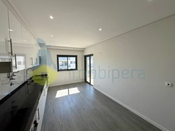 Apartamento T3 para Venda em Quelfes