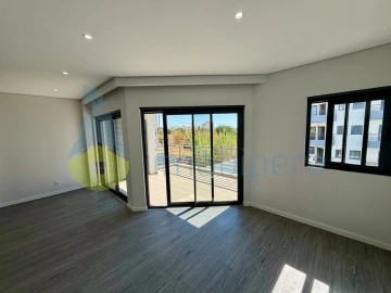 Apartamento T3 para Venda em Quelfes