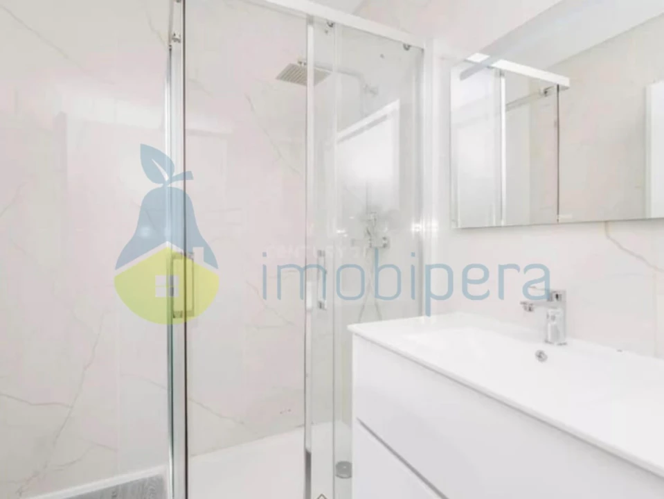 Apartamento T3 para Venda em Quelfes Foto 9