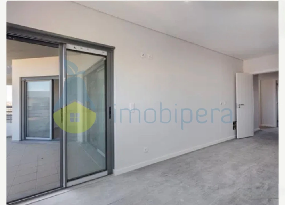 Apartamento T3 para Venda em Quelfes Foto 12