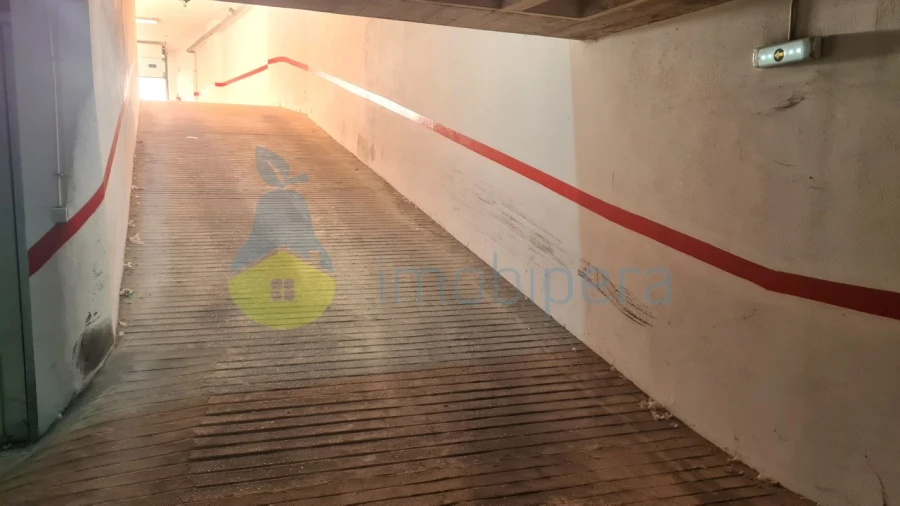 Garagem para Venda em Armação de Pera Foto 3