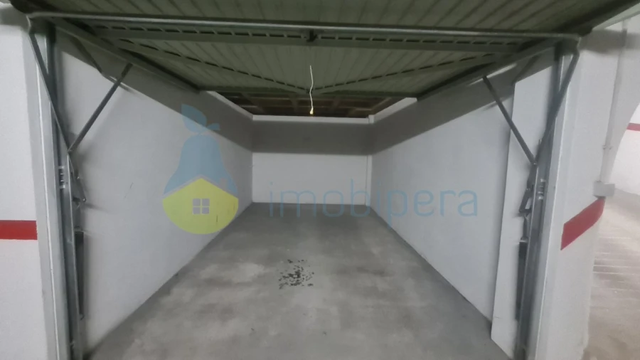 Garagem para Venda em Armação de Pera