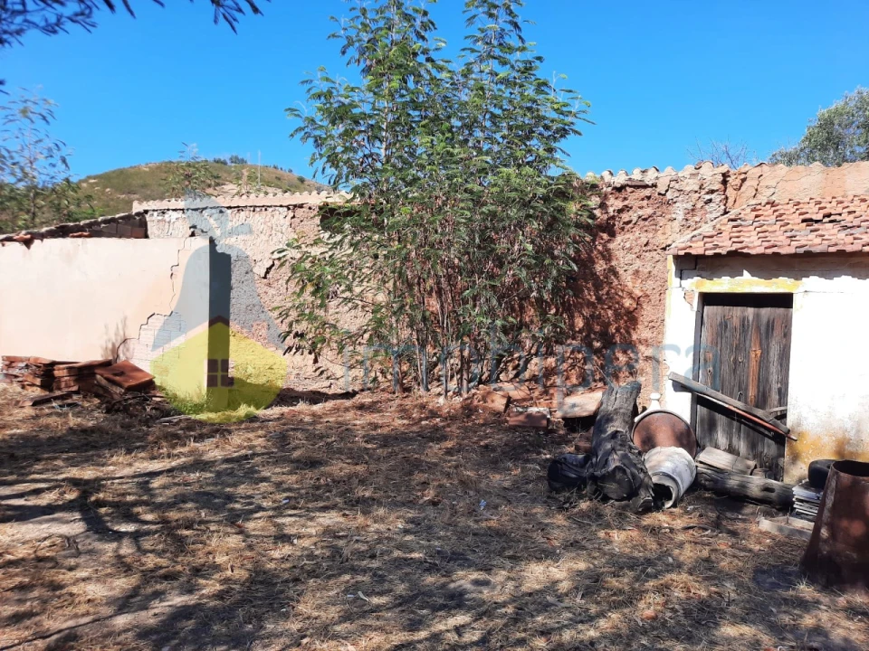 Quinta T2 para Venda em Alferce Foto 18