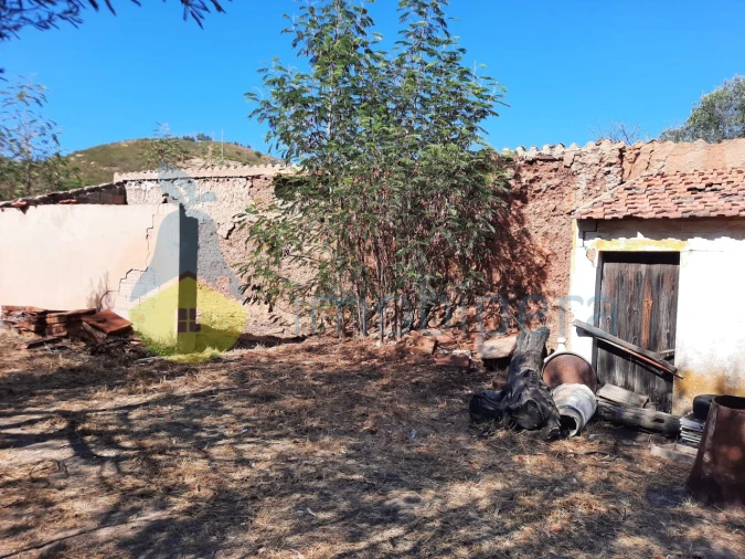 Quinta T2 para Venda em Alferce Foto 18