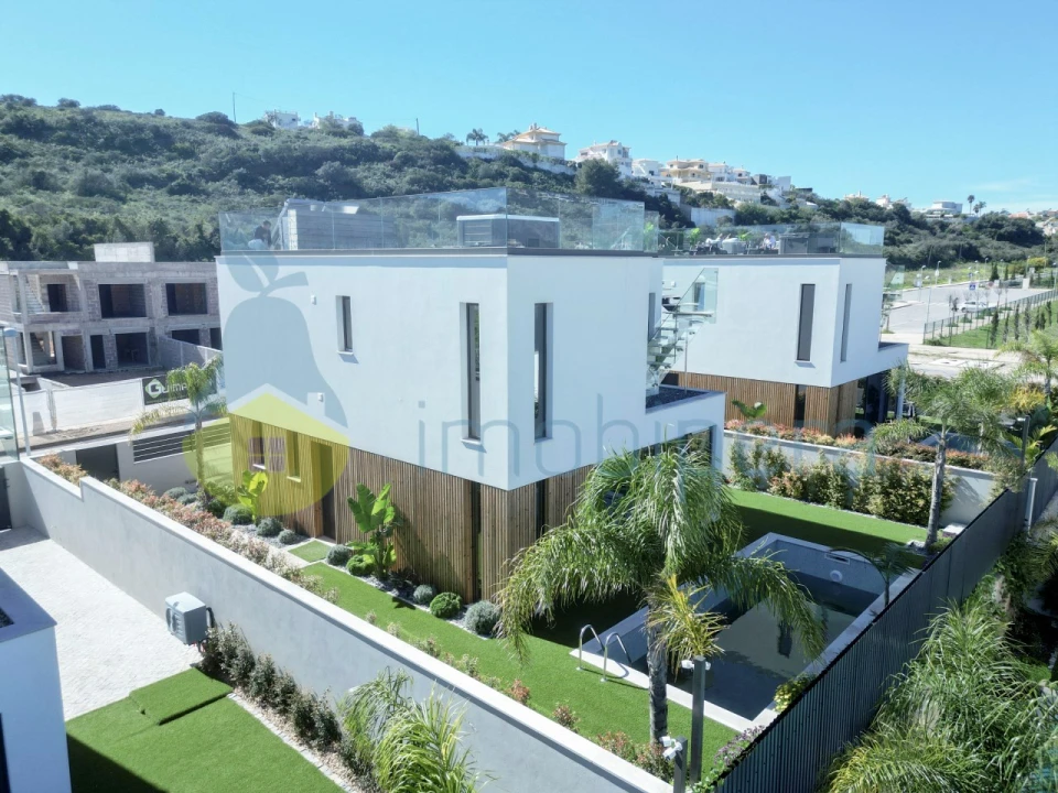 Moradia T3 para Venda em Albufeira e Olhos de Água Foto 1
