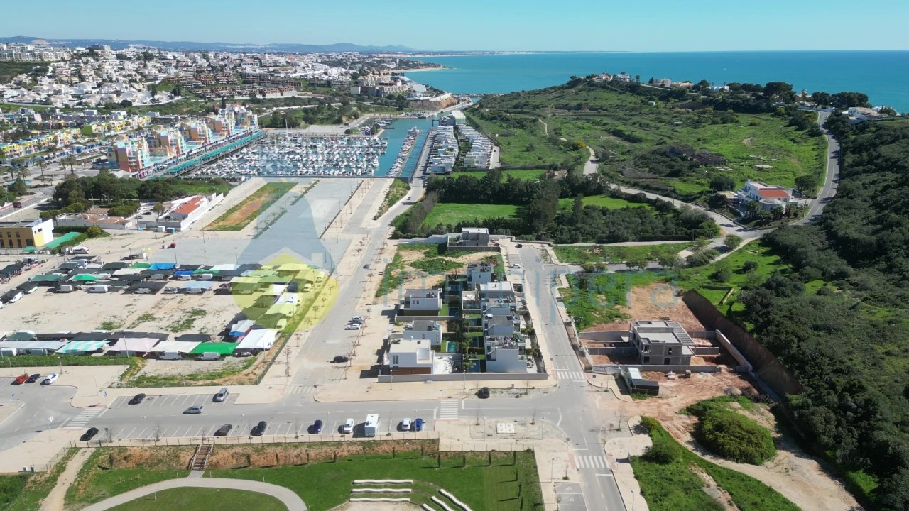 Moradia T3 para Venda em Albufeira e Olhos de Água Foto 44