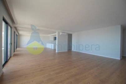 Apartamento T4 para Venda em Albufeira e Olhos de Água