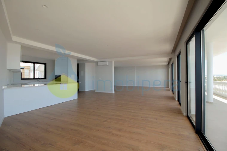 Apartamento T4 para Venda em Albufeira e Olhos de Água Foto 11