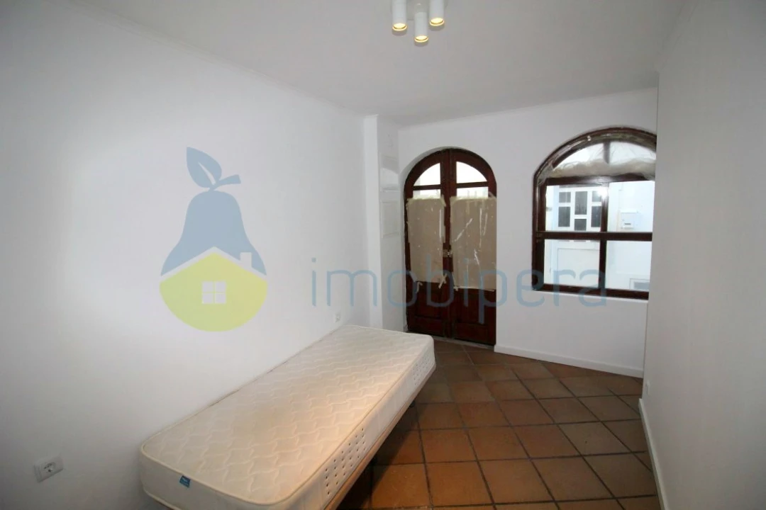 Moradia T2 para Venda em Armação de Pera Foto 4