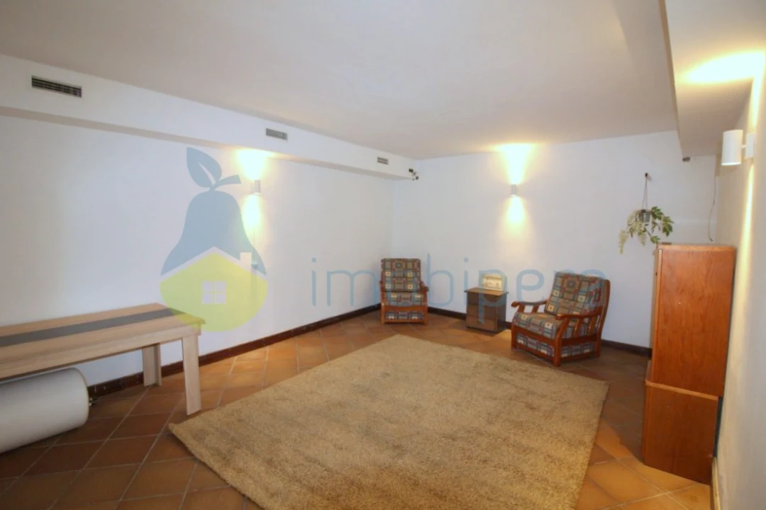 Moradia T2 para Venda em Armação de Pera Foto 5