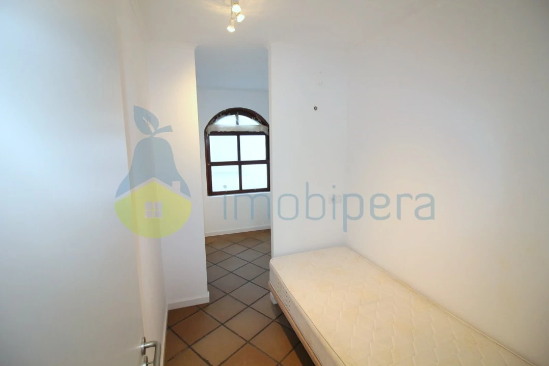 Moradia T2 para Venda em Armação de Pera Foto 9