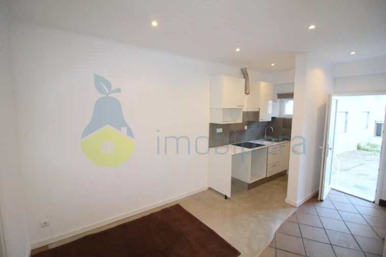 Moradia T2 para Venda em Armação de Pera Foto 2