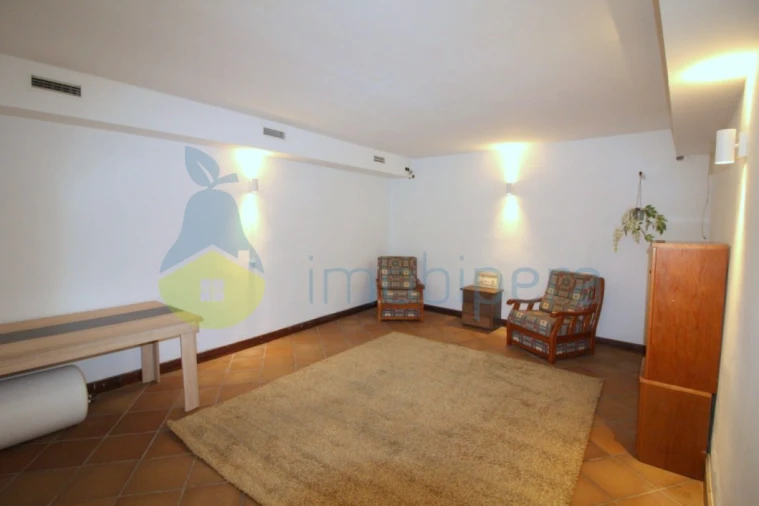 Moradia T2 para Venda em Armação de Pera Foto 5