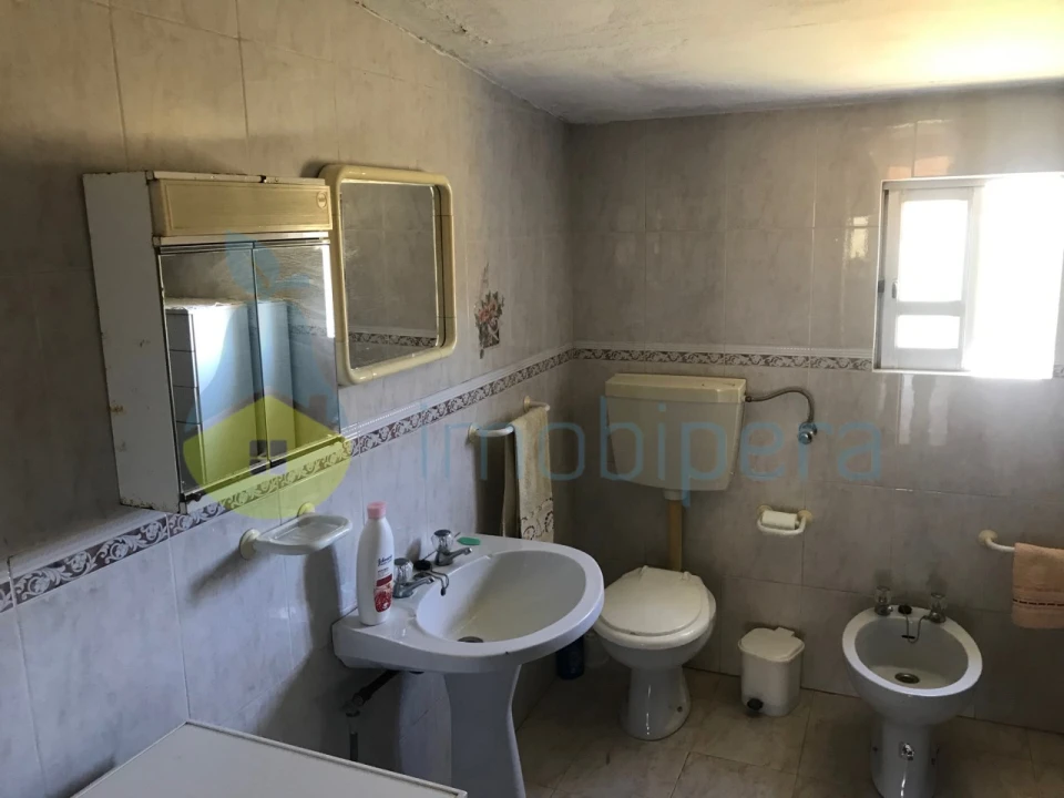 Moradia T2 para Venda em São Martinho das Amoreiras Foto 24