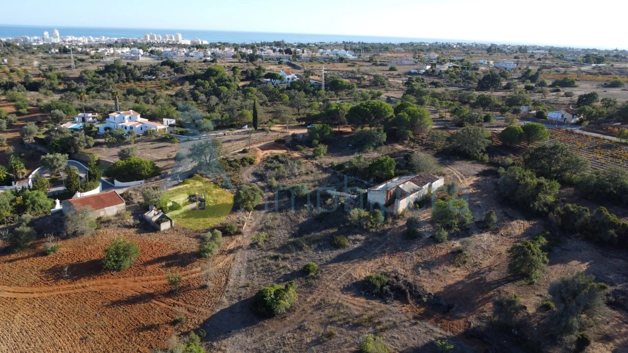 Moradia T2 para Venda em Armação de Pera Foto 1