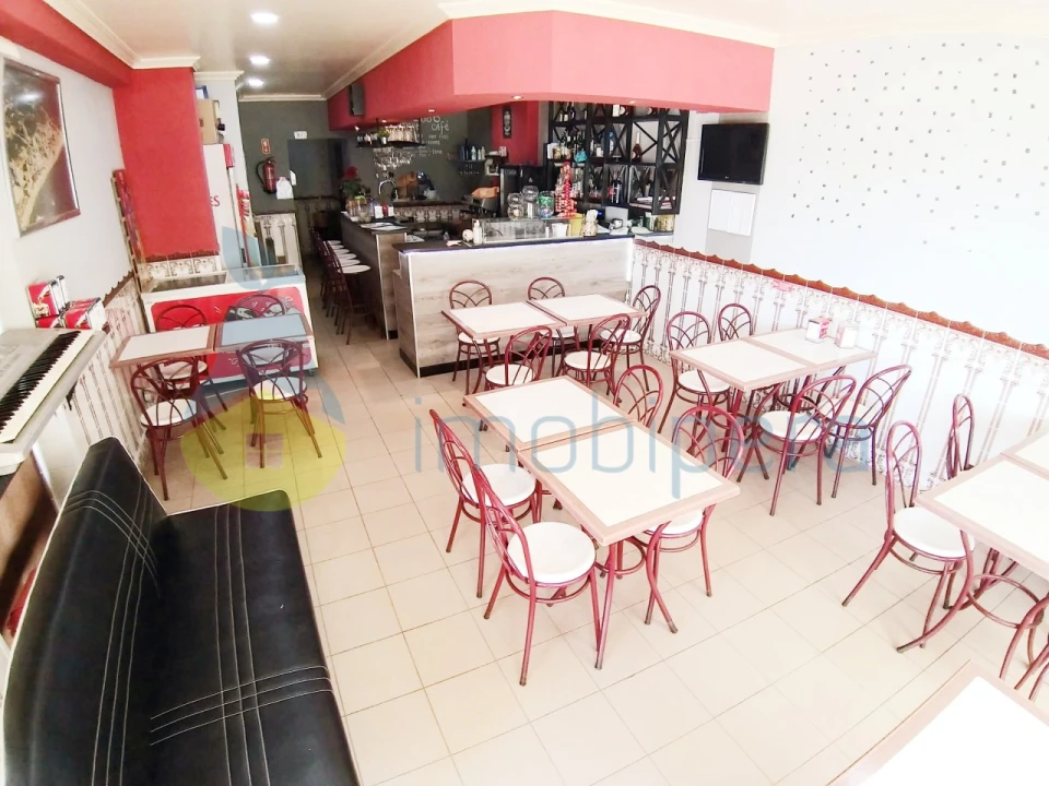 Negócio para Venda em Armação de Pera Foto 1