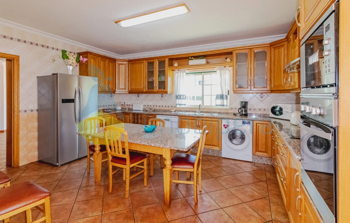 Moradia T8 para Venda em Albufeira e Olhos de Água Foto 10