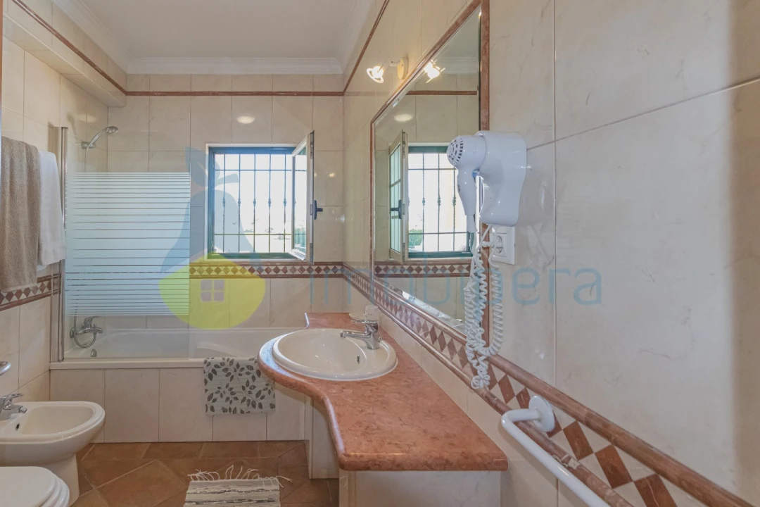 Moradia T8 para Venda em Albufeira e Olhos de Água Foto 34