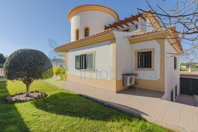 Moradia T8 para Venda em Albufeira e Olhos de Água