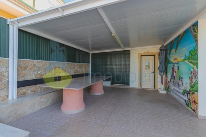 Moradia T8 para Venda em Albufeira e Olhos de Água
