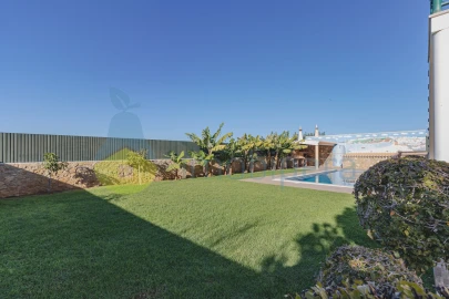 Moradia T8 para Venda em Albufeira e Olhos de Água