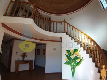Moradia T8 para Venda em Albufeira e Olhos de Água
