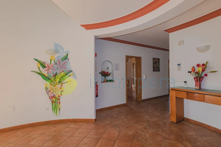 Moradia T8 para Venda em Albufeira e Olhos de Água Foto 8